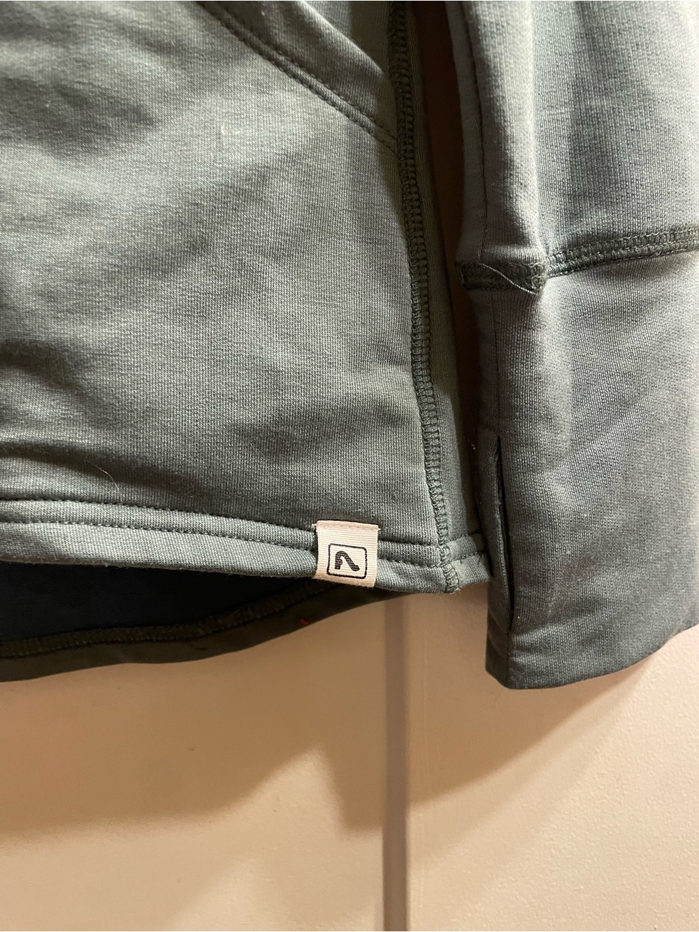 Flylow layer - Picture 2 of 5